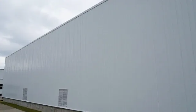 墙面涂料施工性能对商铺装修质量的影响与趋势